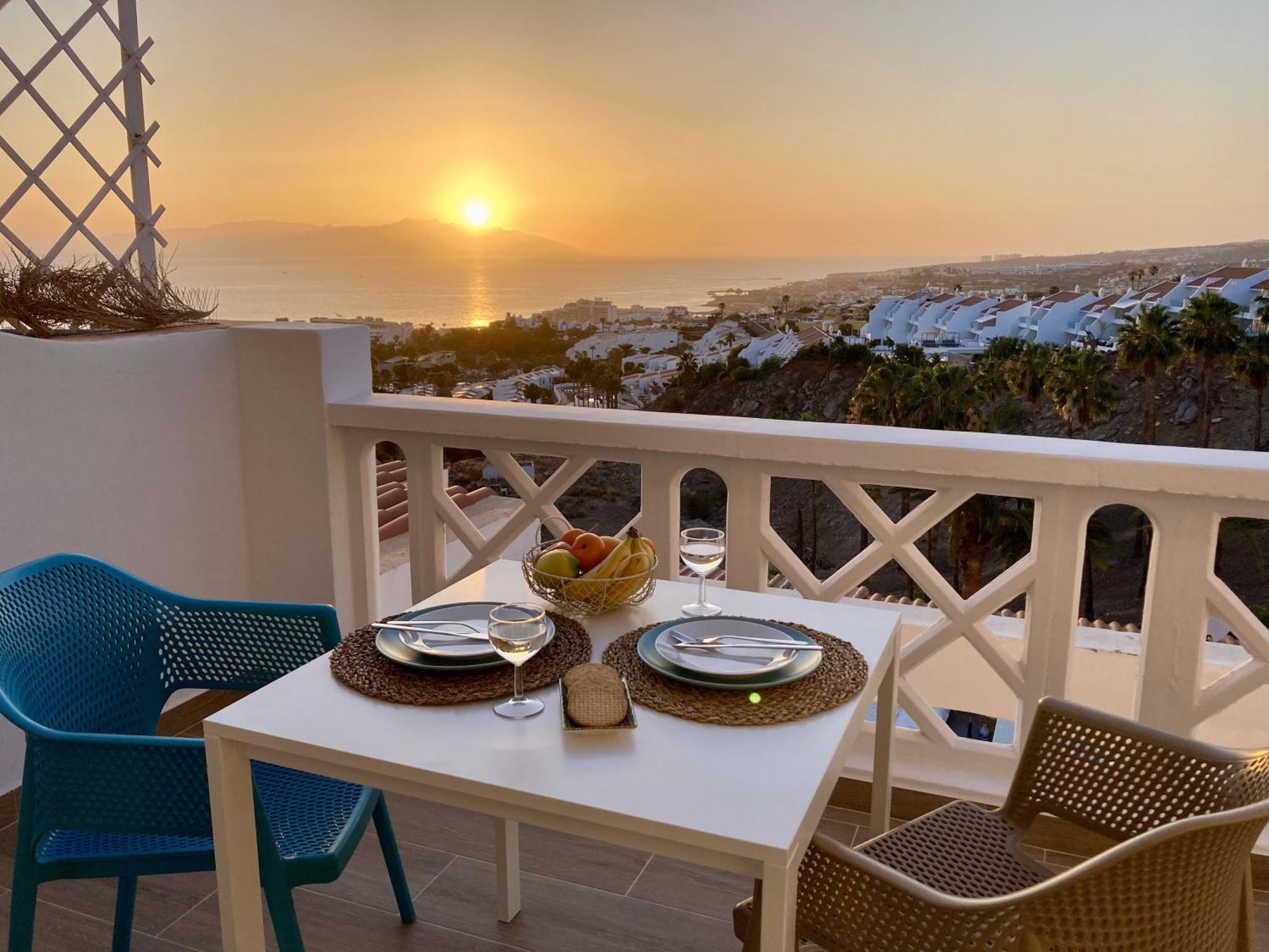 Costa Adeje - Modern Apartment With Terrace Views Of Ocean & Sunset Exterior photo